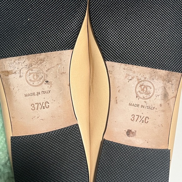 CHANEL Women's Tan and Black Loafers - Picture 6 of 12